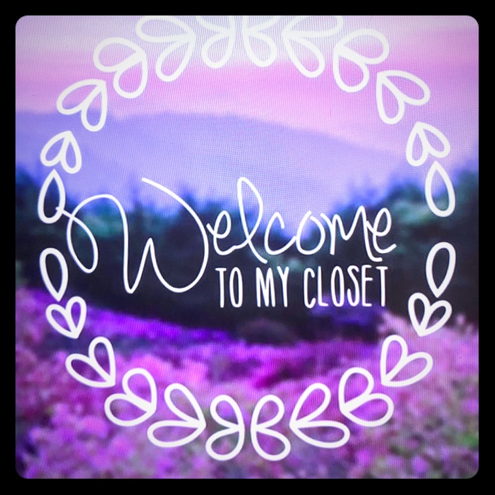 Welcome to my closest💋New low prices listed